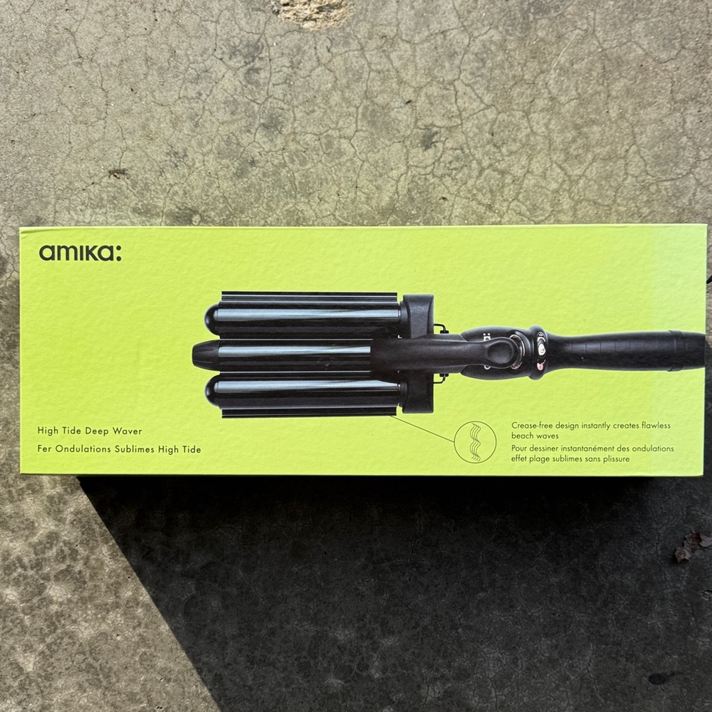 Amika High Tide Deep Waver in Black